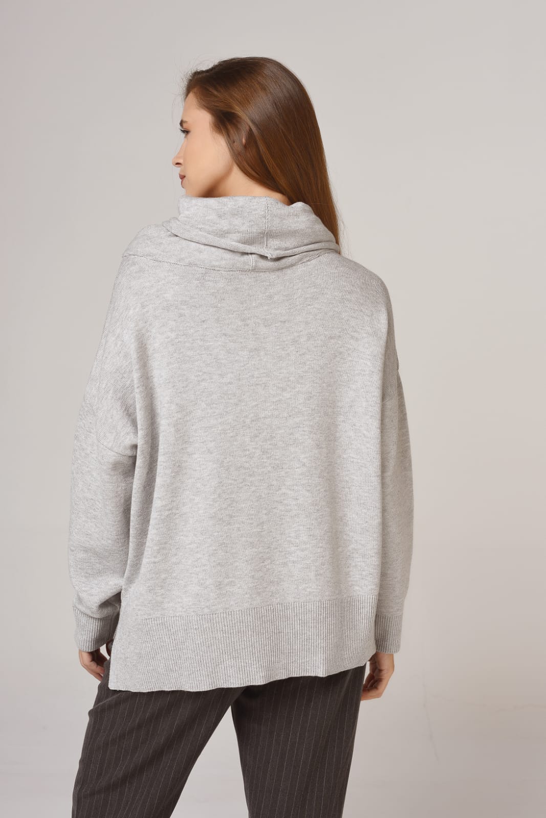 Poleron Relieve gris claro2